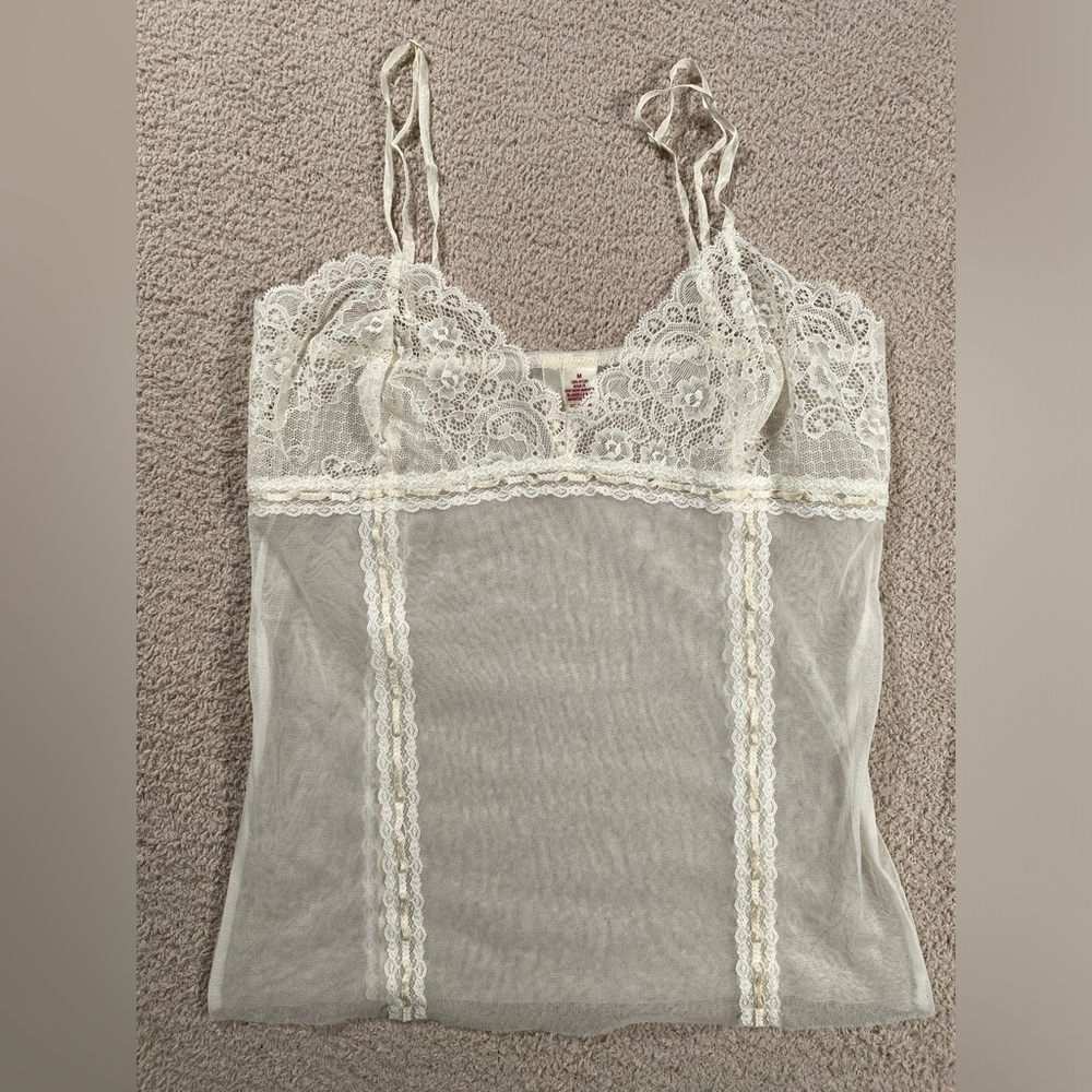 Women’s Y2K Vintage Abercrombie & Fitch Medium white sheer lace cami blouse